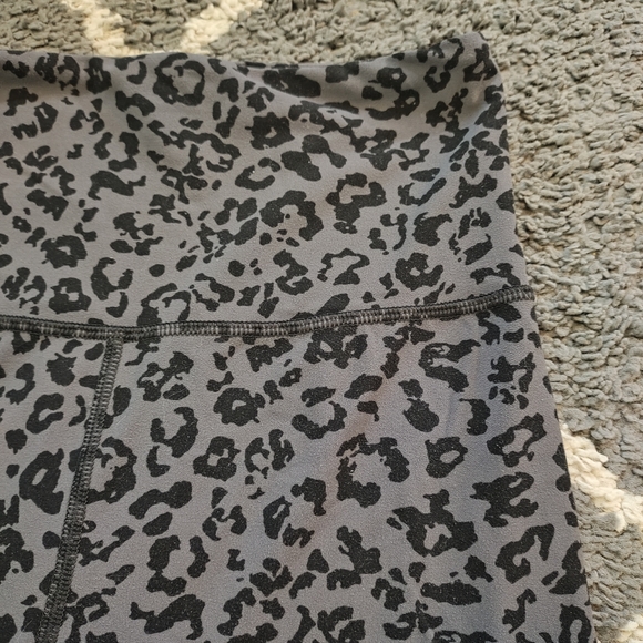 Athleta | Elation Leopard Ultra High Rise Leggings XS - Picture 5 of 10